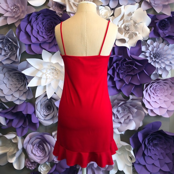 Red dress - Picture 3 of 3